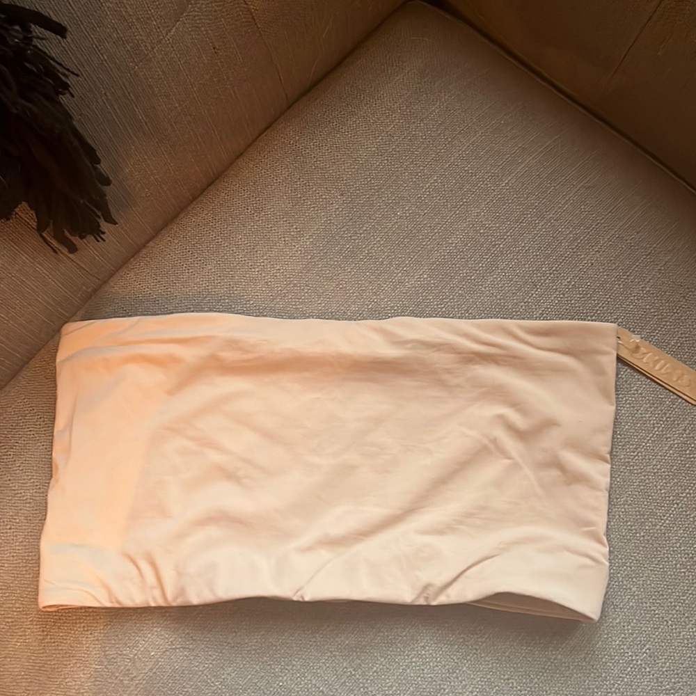 Skims bandeau bra!
